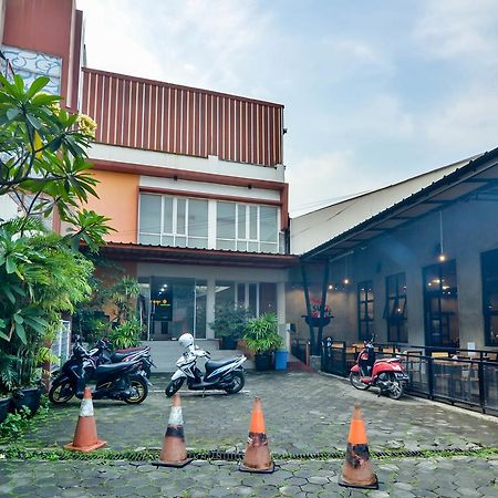 Image Hotel And Resto Bandung Exteriér fotografie