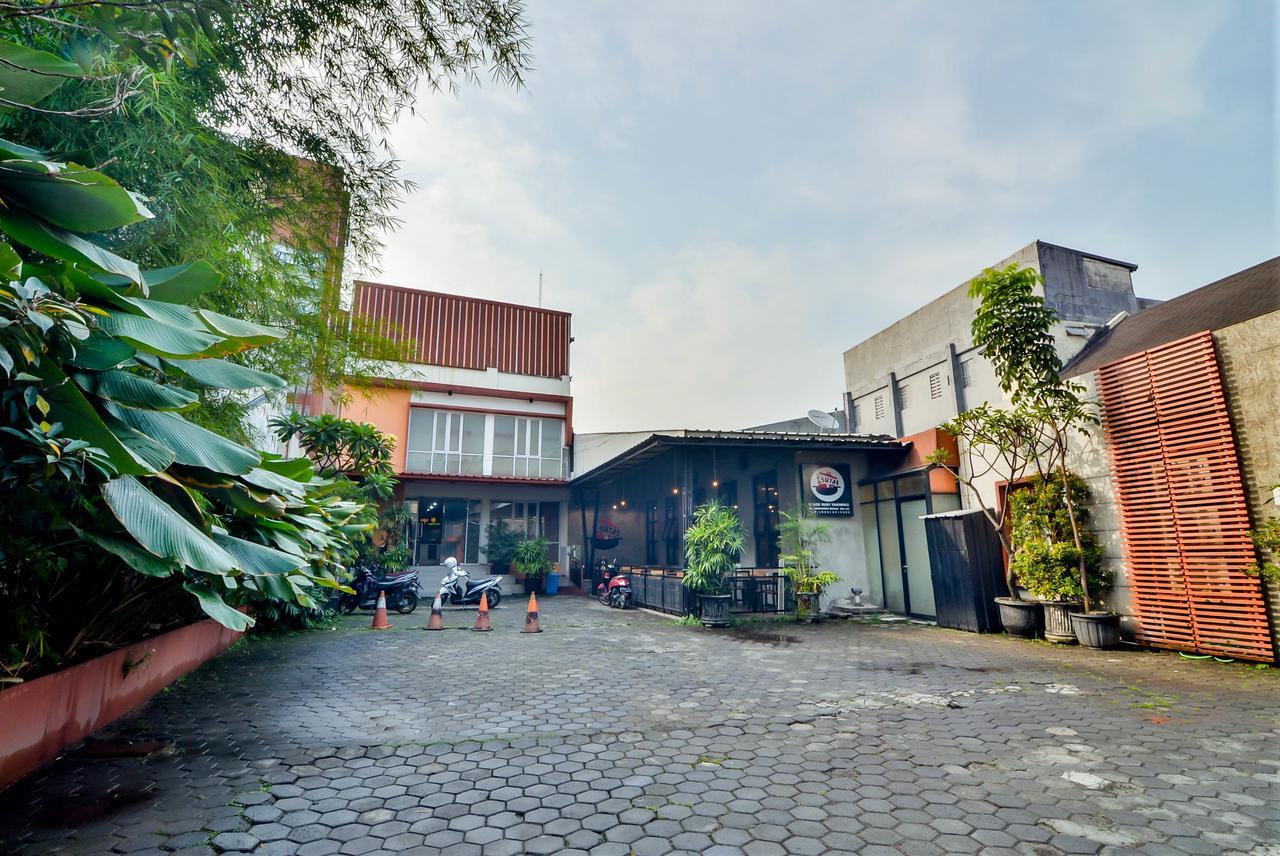 Image Hotel And Resto Bandung Exteriér fotografie
