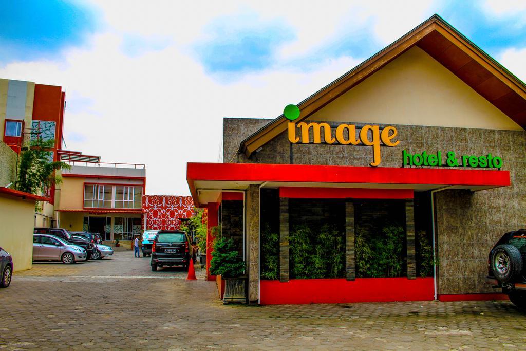 Image Hotel And Resto Bandung Exteriér fotografie